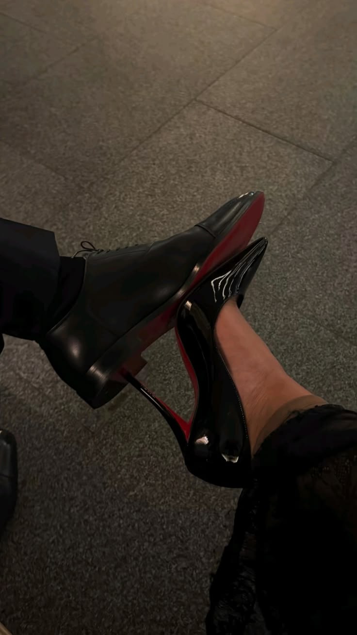 Bloodaura Status Heels