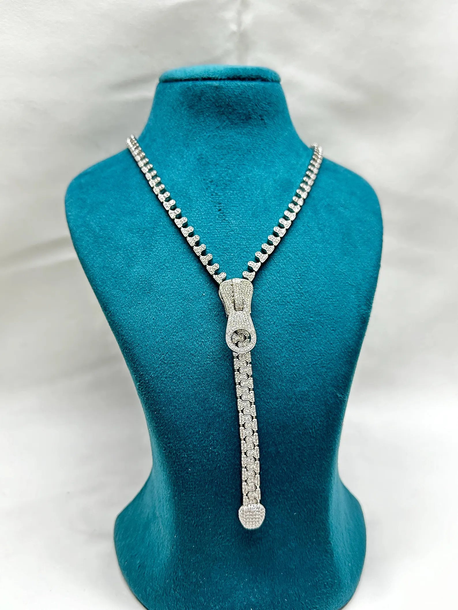 zipper necklace