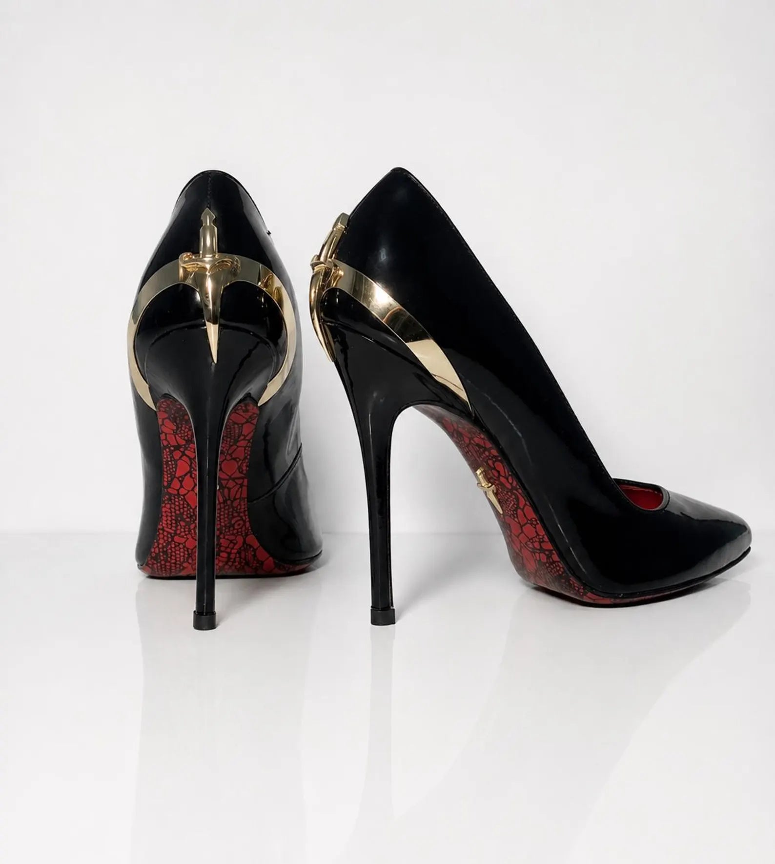 Bloodaura Status Heels